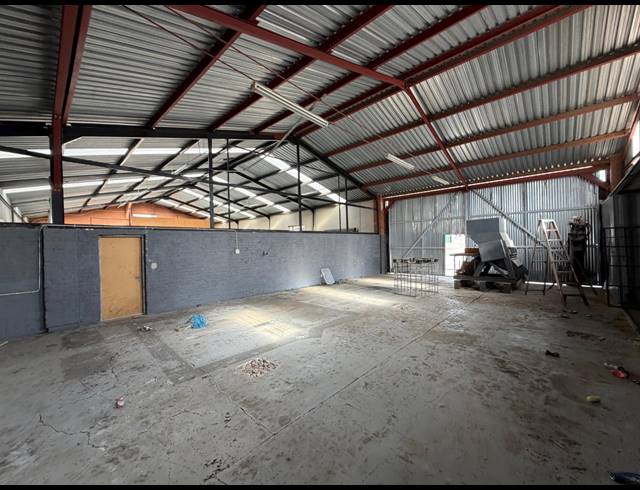 849M² WAREHOUSE TO LET IN CHLOORKOP